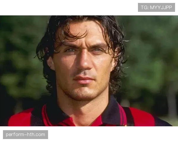 马尔蒂尼式边后卫：现代足球防守艺术的传承与创新